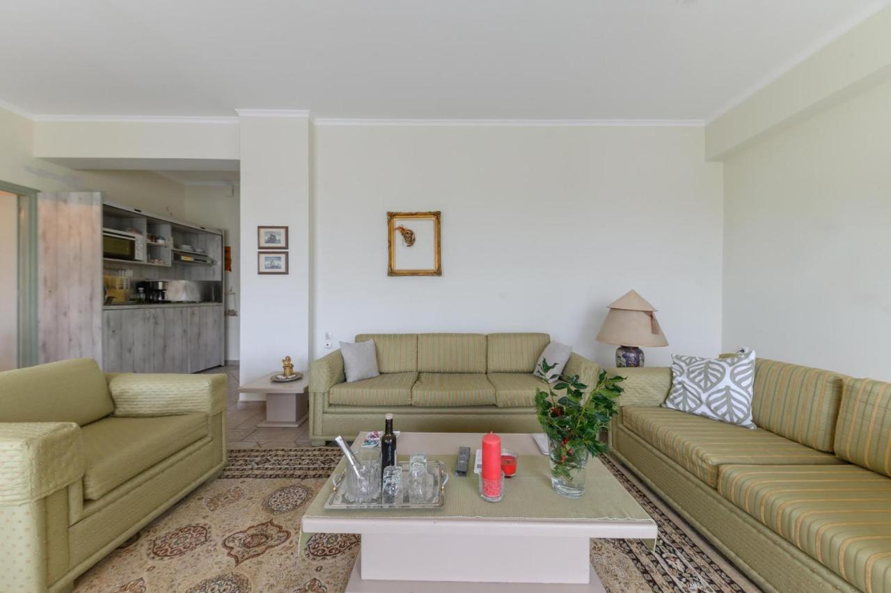 3Bd Apartment In The Center - Self Check In Patras Exterior photo